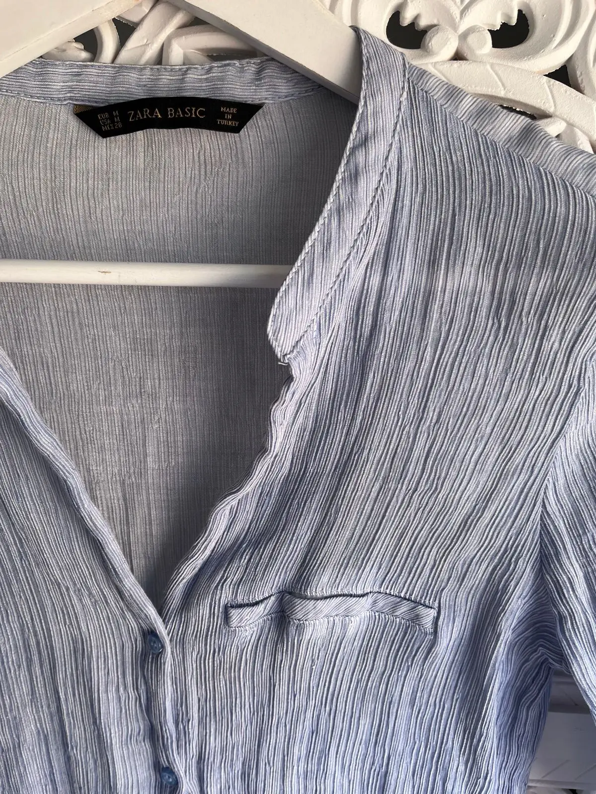 Zara Basic Light Blue Plissé Button-Down Blouse Size M