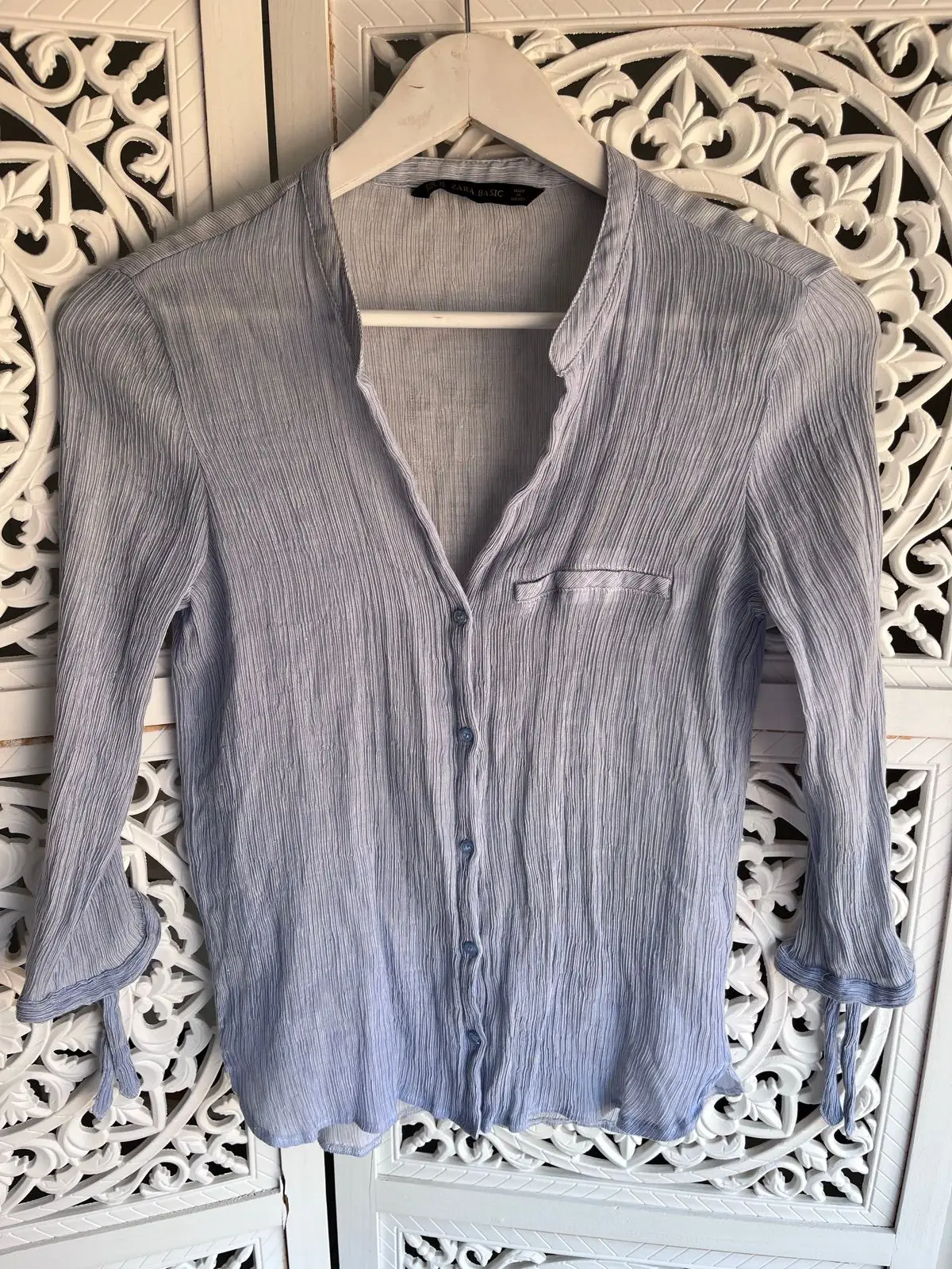 Zara Basic Light Blue Plissé Button-Down Blouse Size M