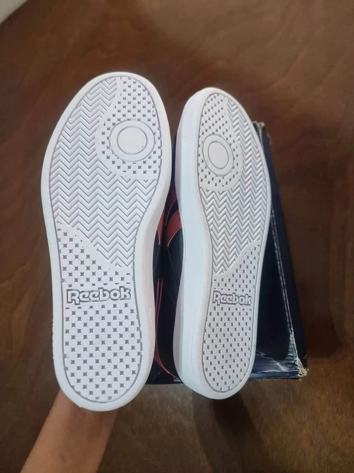 Reebok Court Retro Sneakers Black Red White Size 6