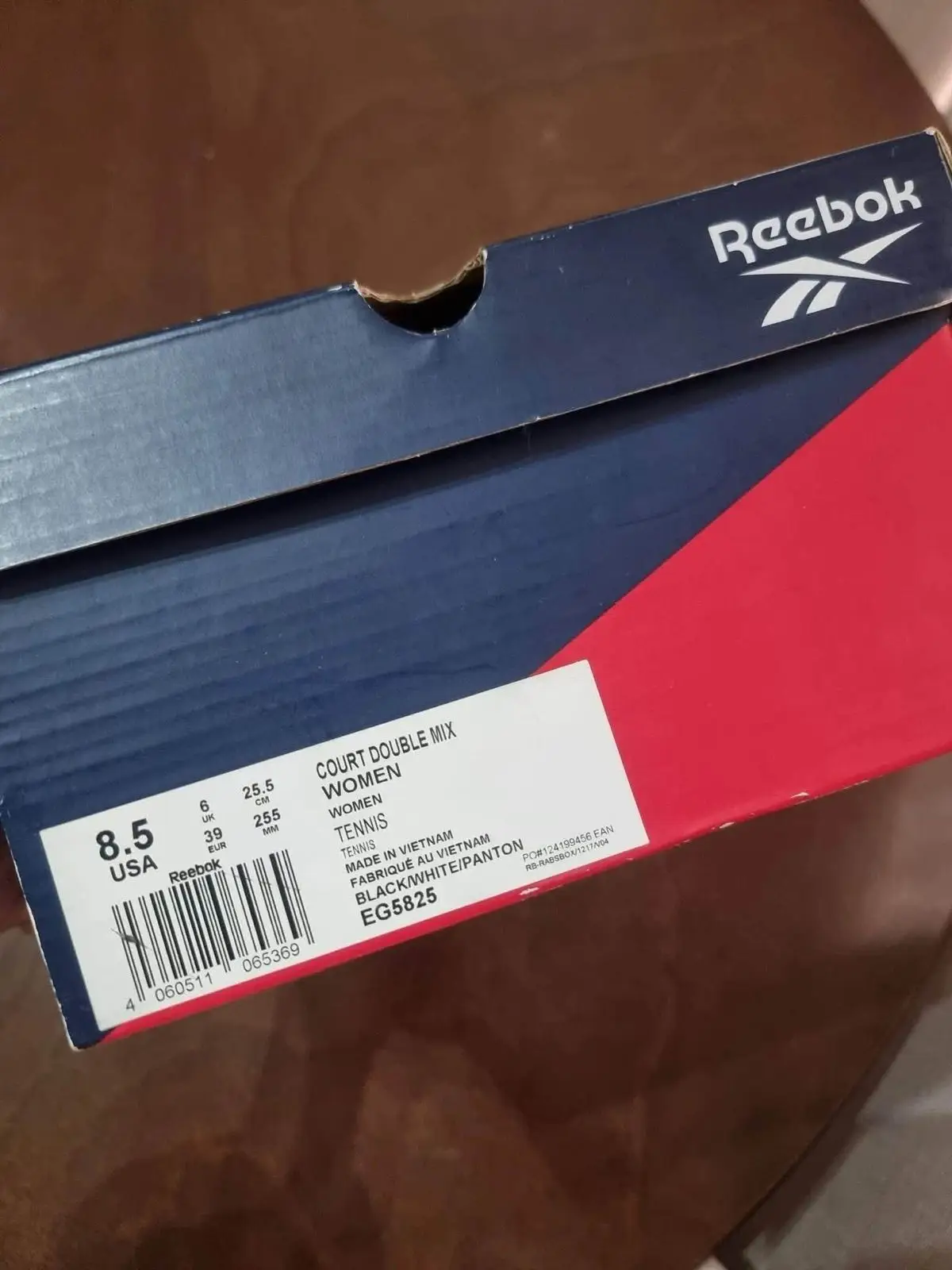 Reebok Court Retro Sneakers Black Red White Size 6