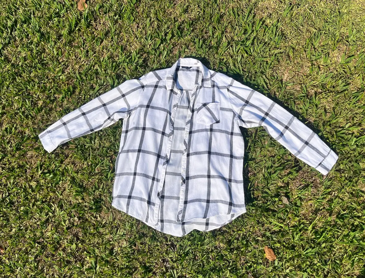 Miladys White and Grey Check Long Sleeve Button-Up Shirt Size L