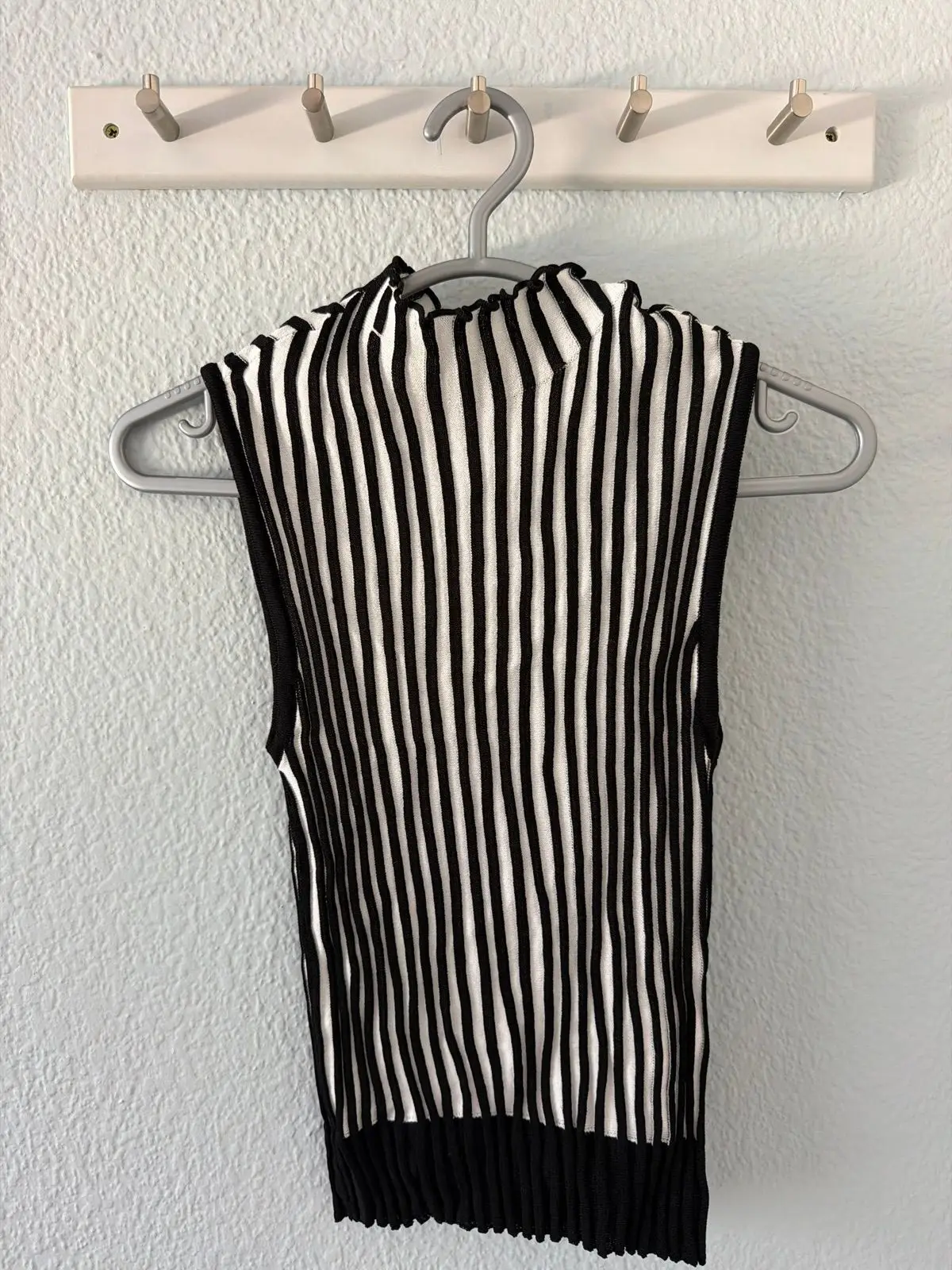 Trendyol Black and White Striped Sleeveless Top S