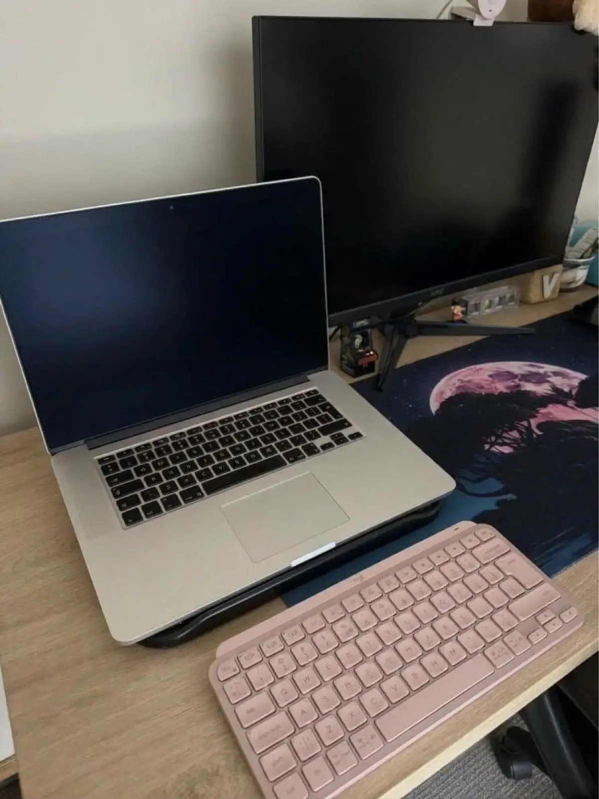 Apple MacBook Laptop
