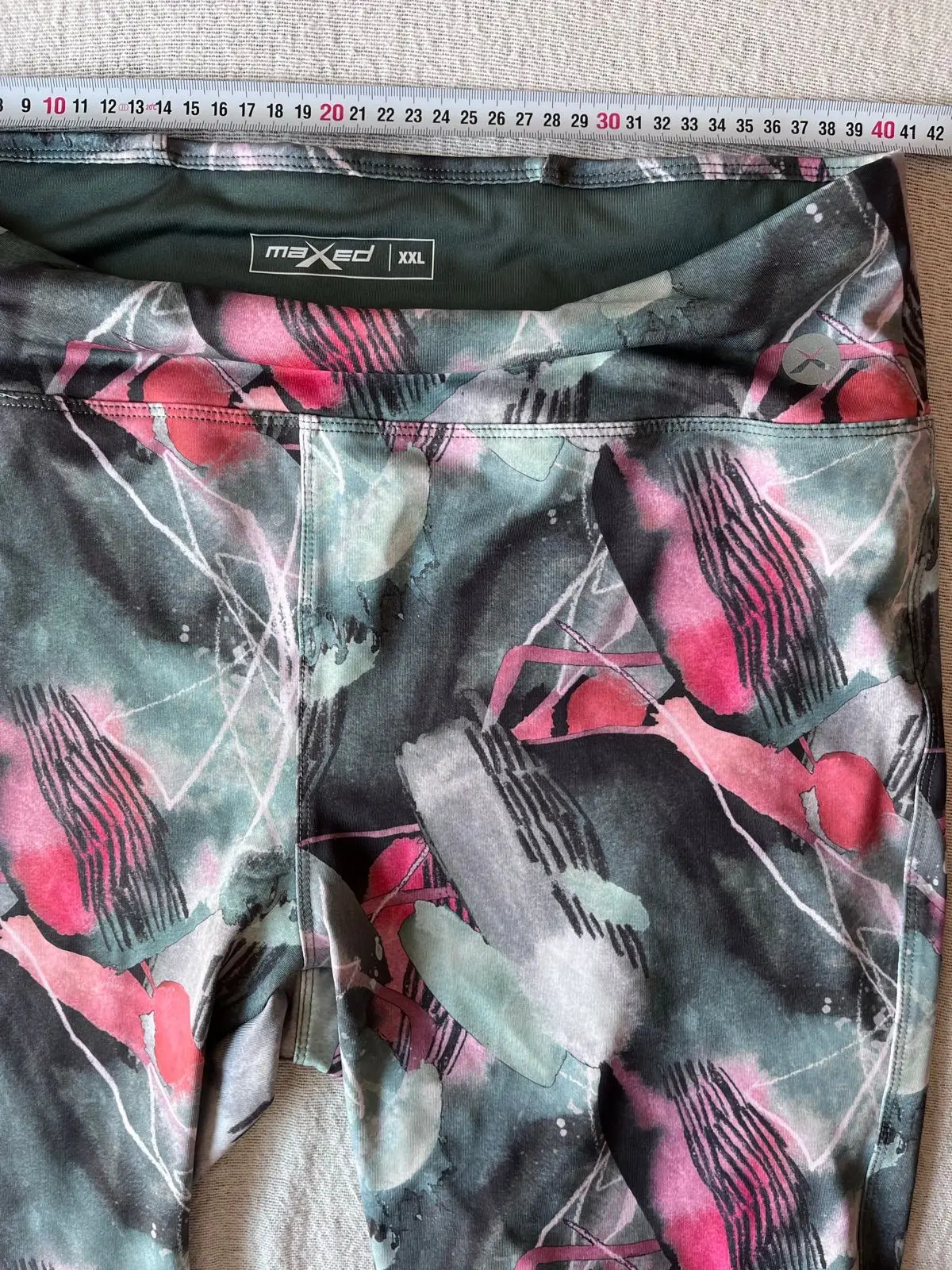 Maxed Activewear Print Crop Tights Size XXL
