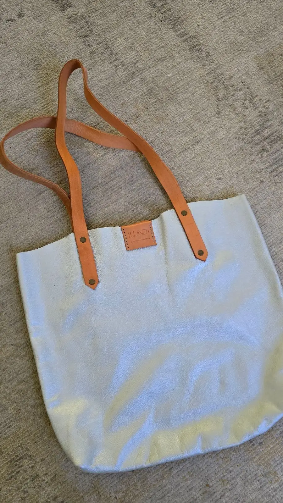 ILundi Silver Metallic Tote Bag