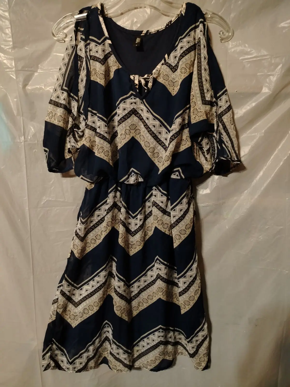 NEWS / Foschini Navy & Cream Cold Shoulder Dress Size 8