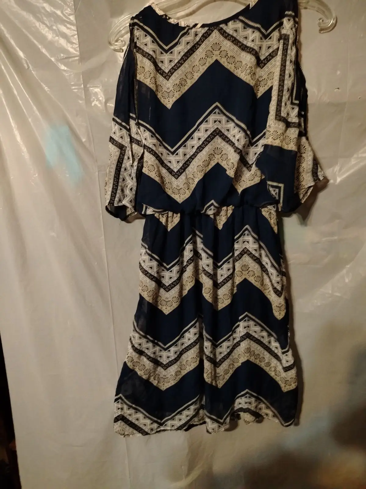 NEWS / Foschini Navy & Cream Cold Shoulder Dress Size 8
