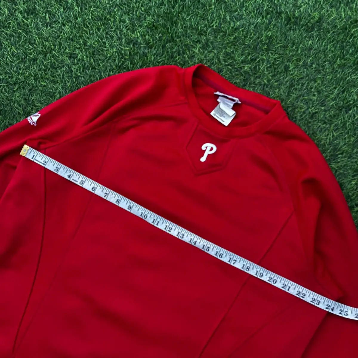 Majestic MLB Philadelphia Phillies Therma Base Long-Sleeve Top
