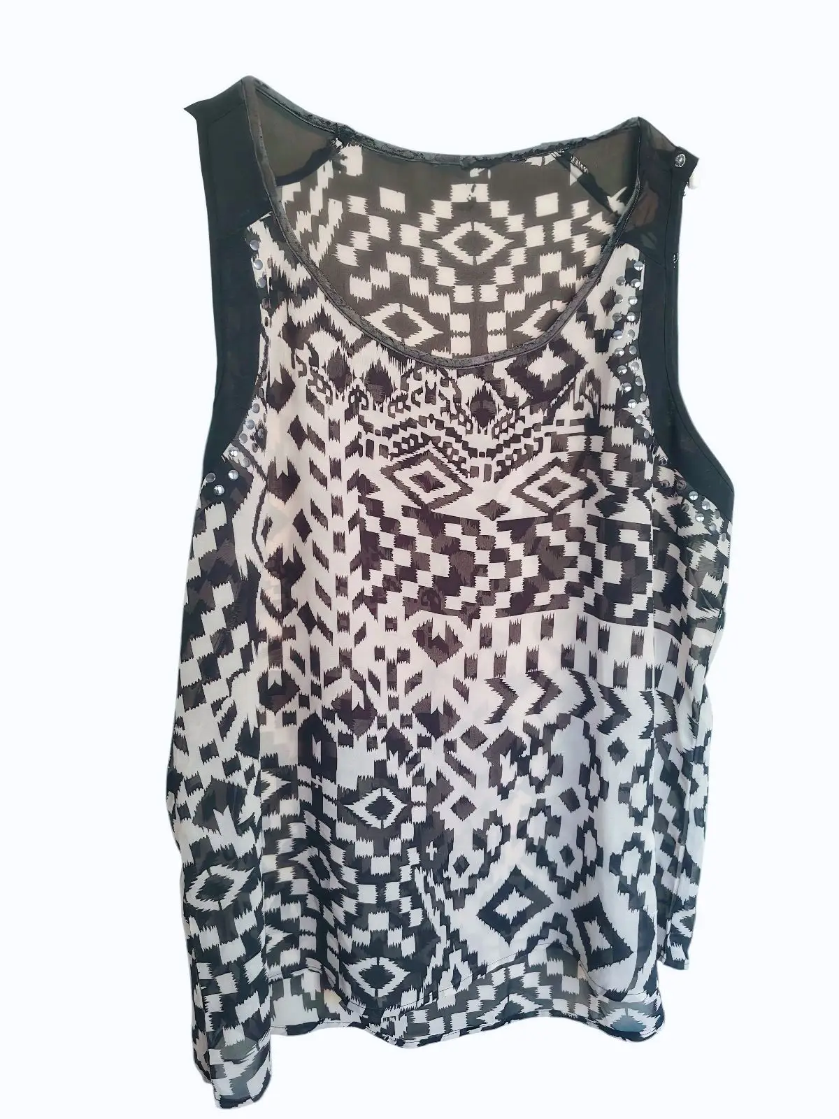 Generic Black and White Patterned Sleeveless Top