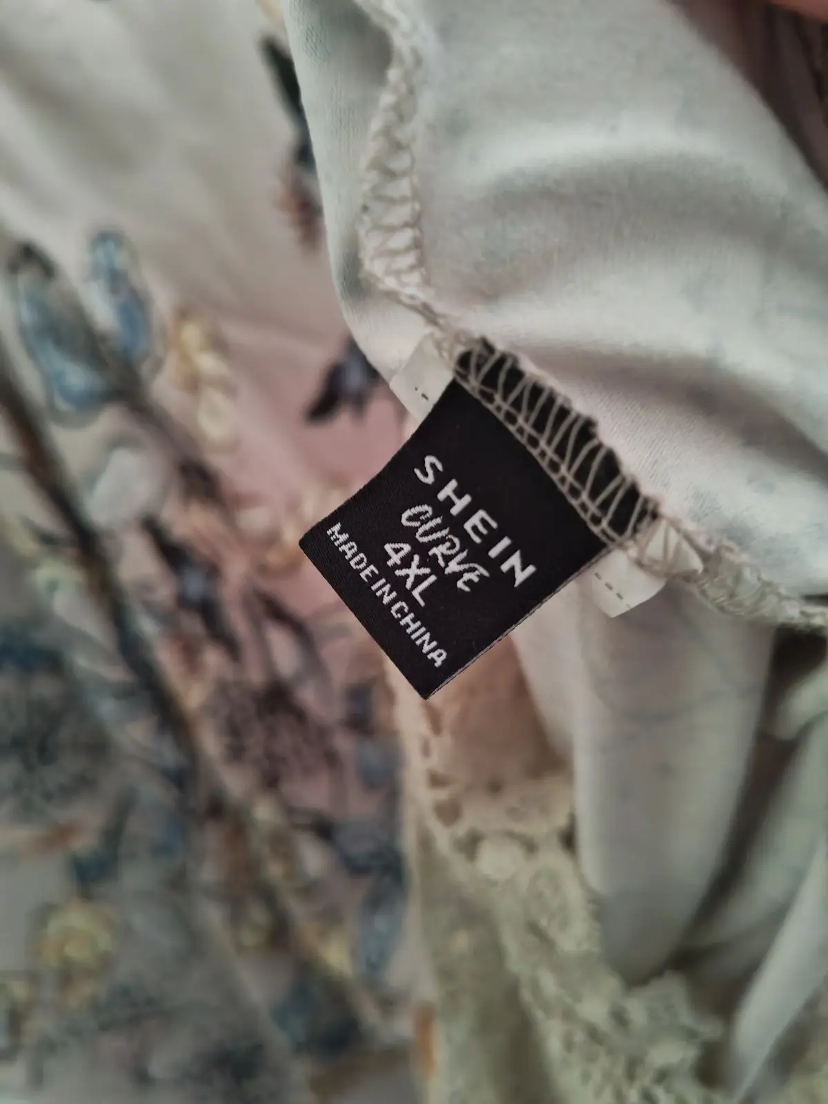 Shein Floral Print Tunic Top with Lace Trim Size 4XL