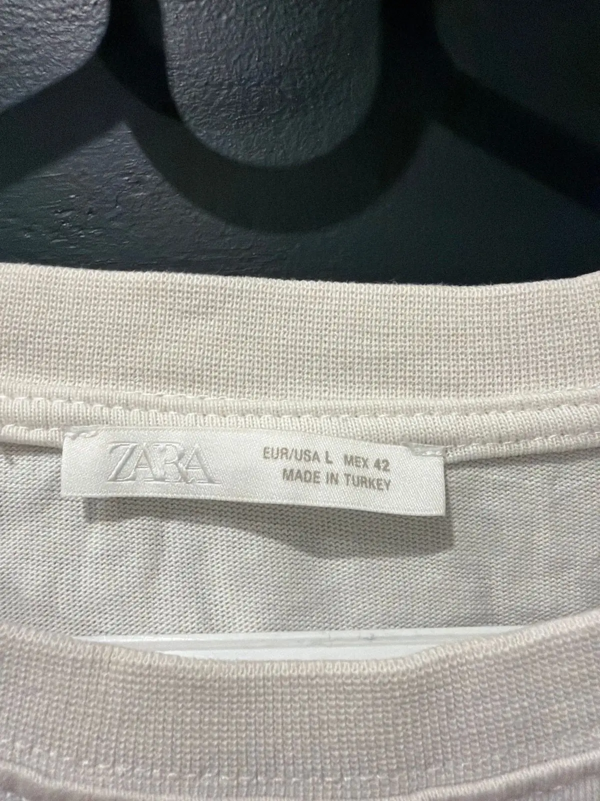 Zara White Graphic T-Shirt XL
