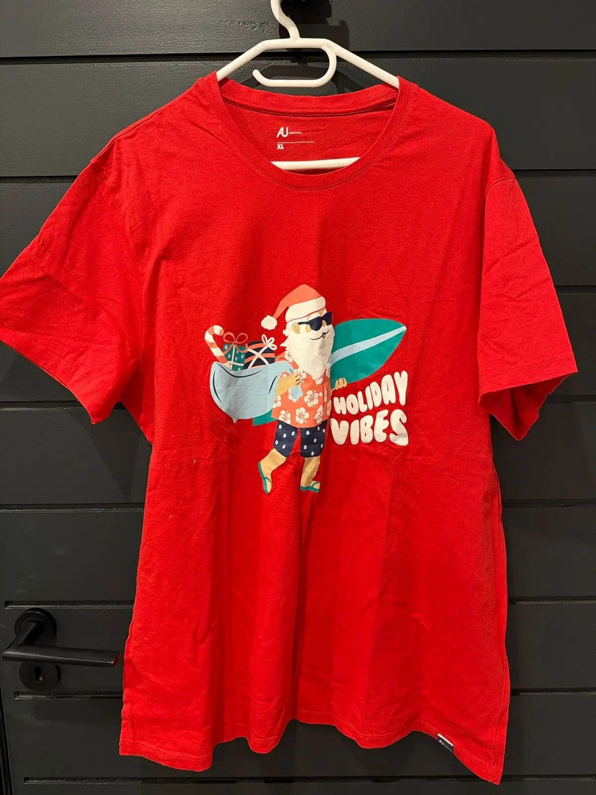 Red Christmas Surfing Santa Holiday Vibes T-Shirt XL
