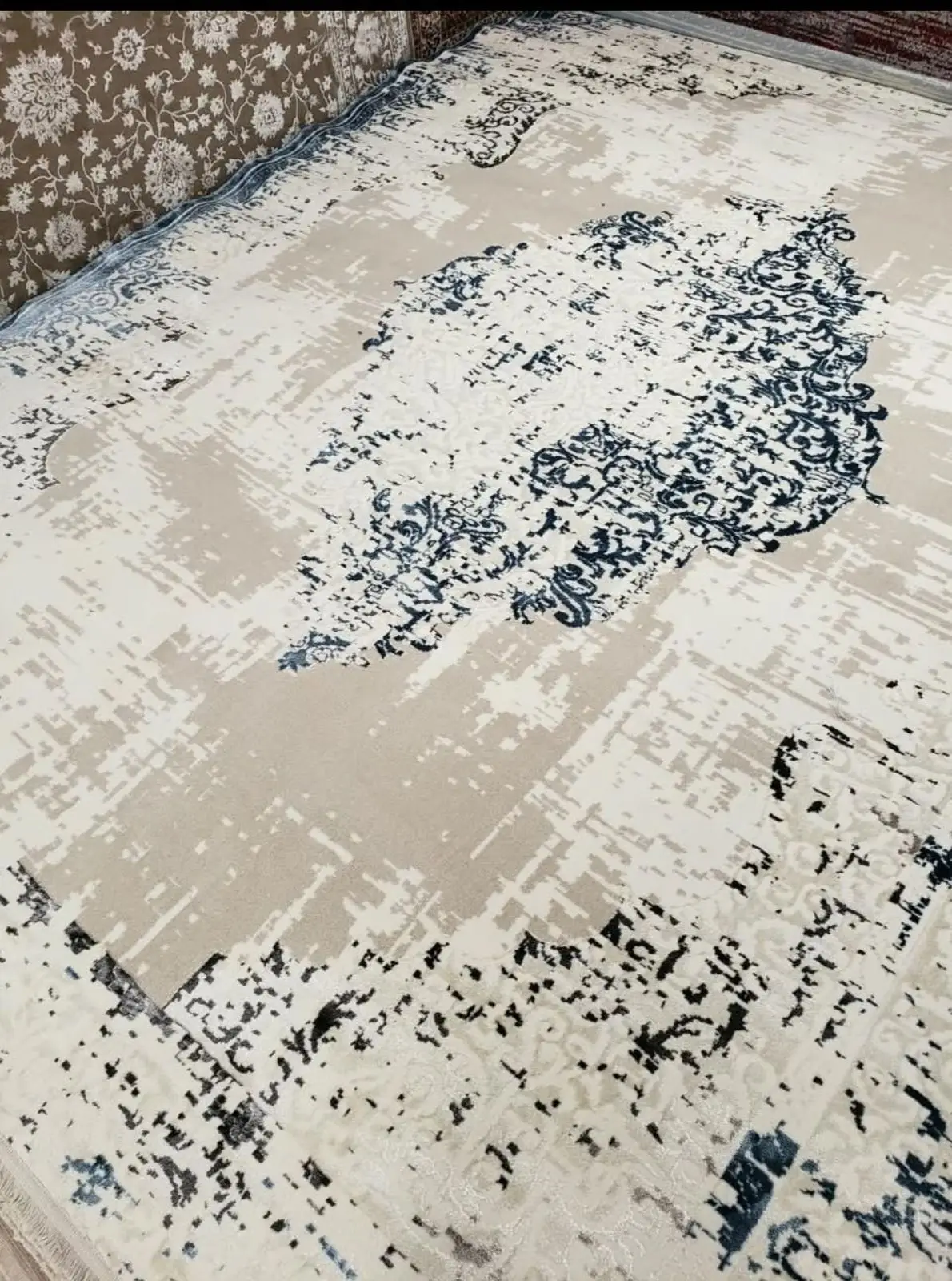 Large Persian Style Area Rug 4m x 3m