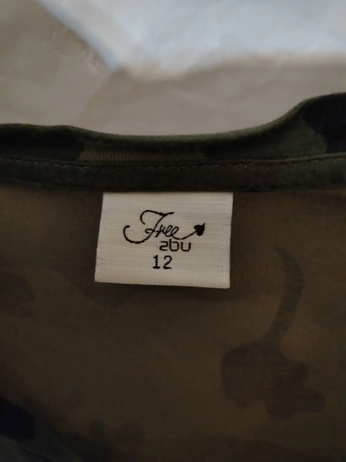 Free 2BU Camouflage V-Neck T-Shirt
