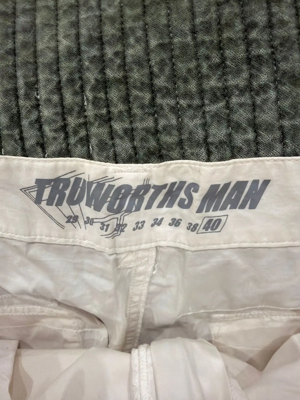 Truworths White Cargo Shorts Size 40