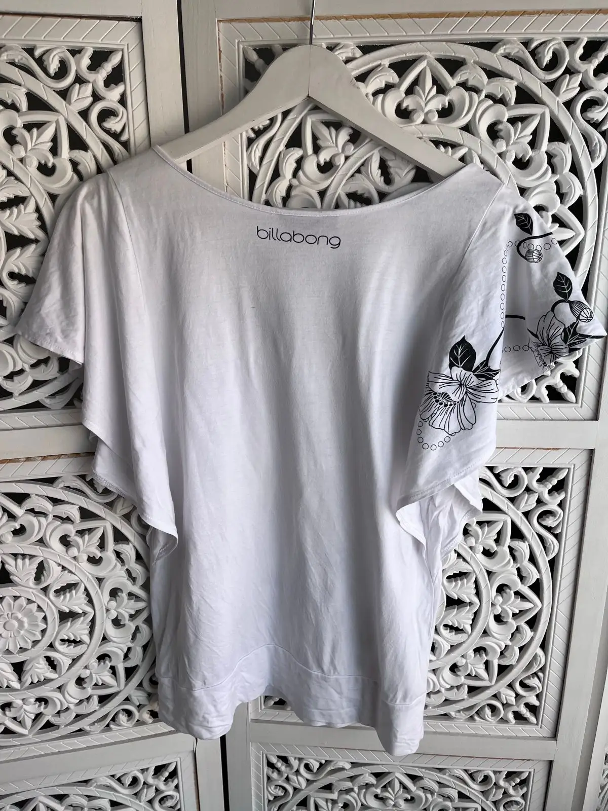 Billabong White Floral Graphic Scoop Neck Top