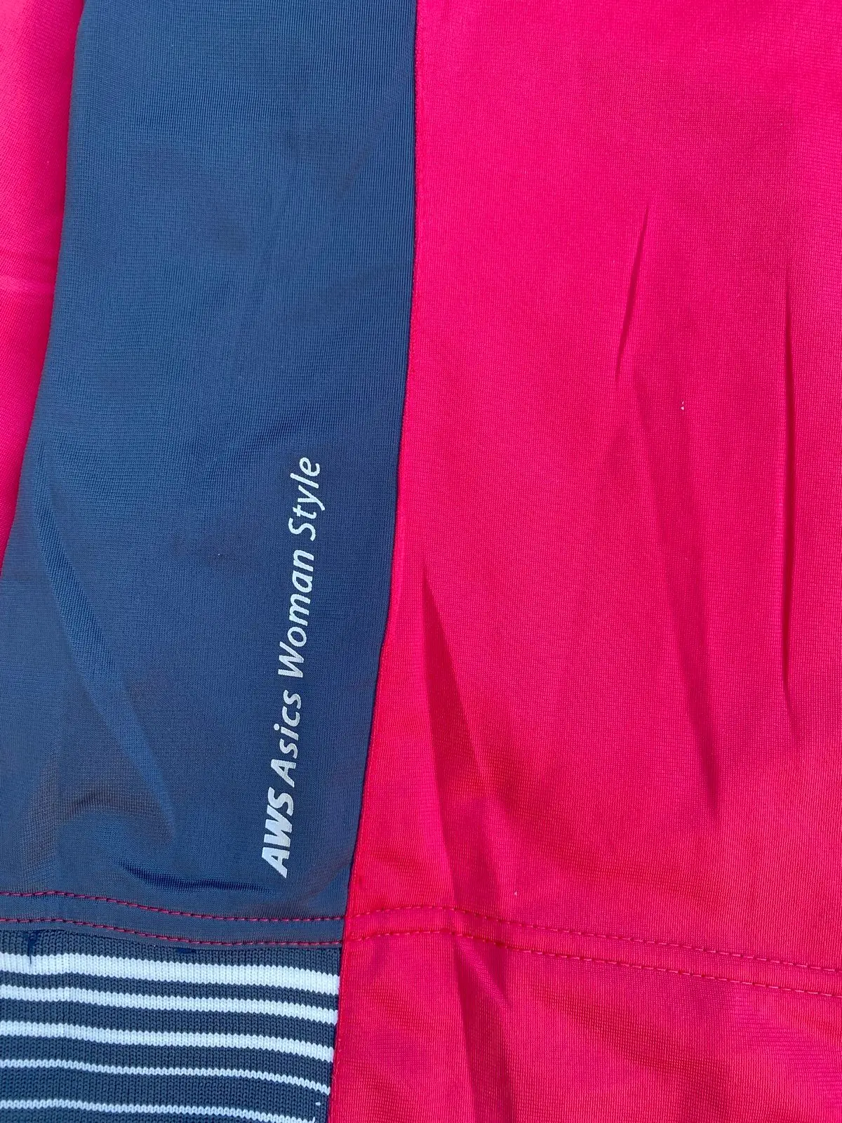 Asics Pink Navy Track Jacket Medium — R300 | Vakoop