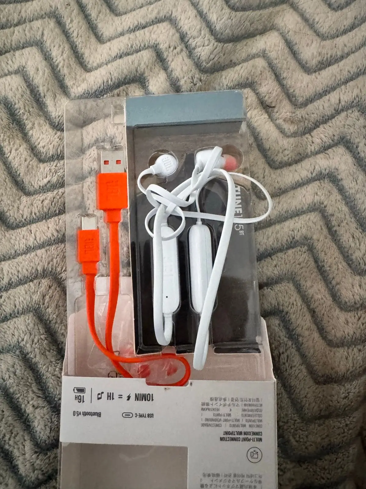 JBL Tune 125BT Wireless Earphones in Box