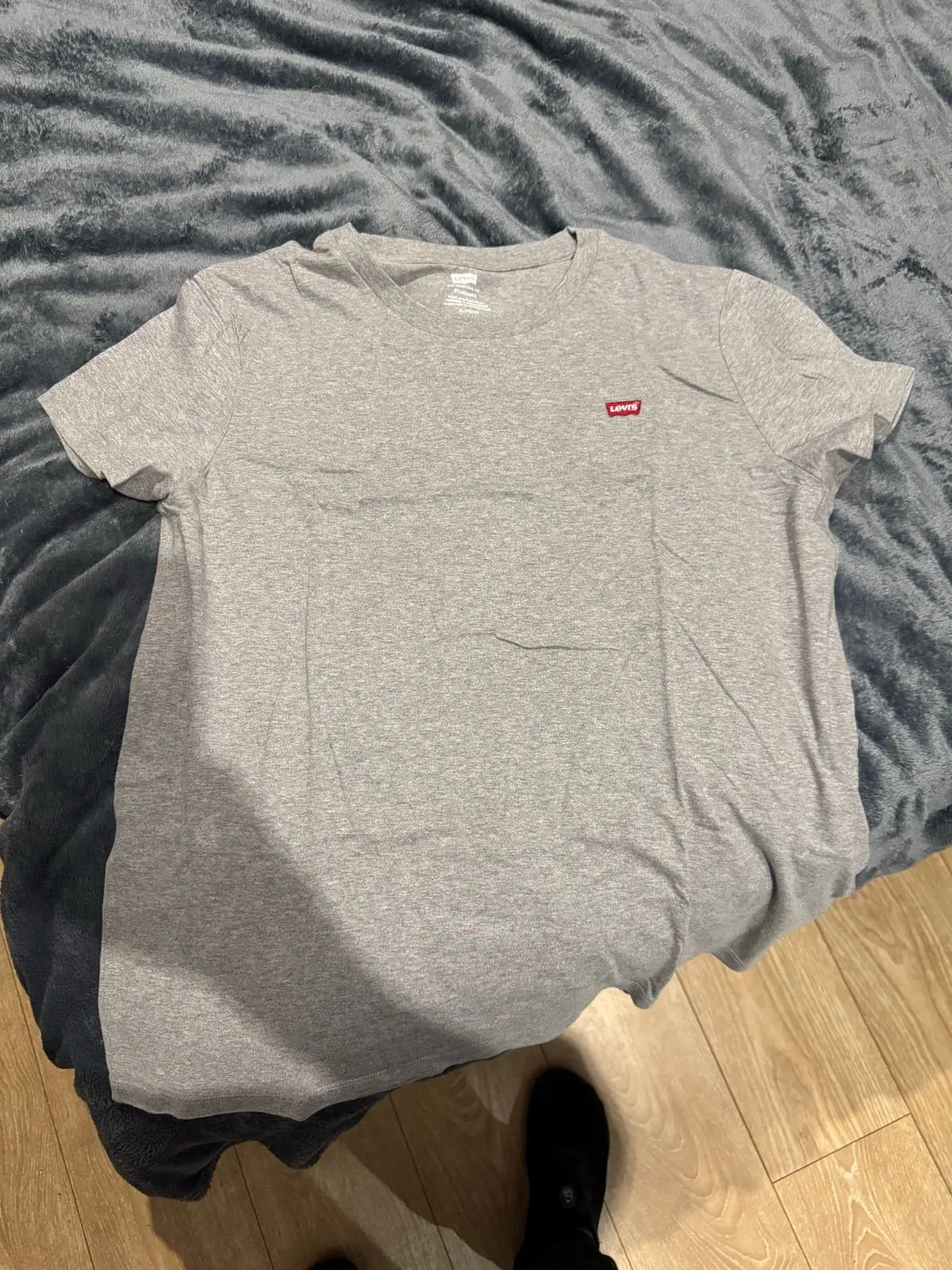 Levi's Grey T-Shirt with Red Logo Tag XL