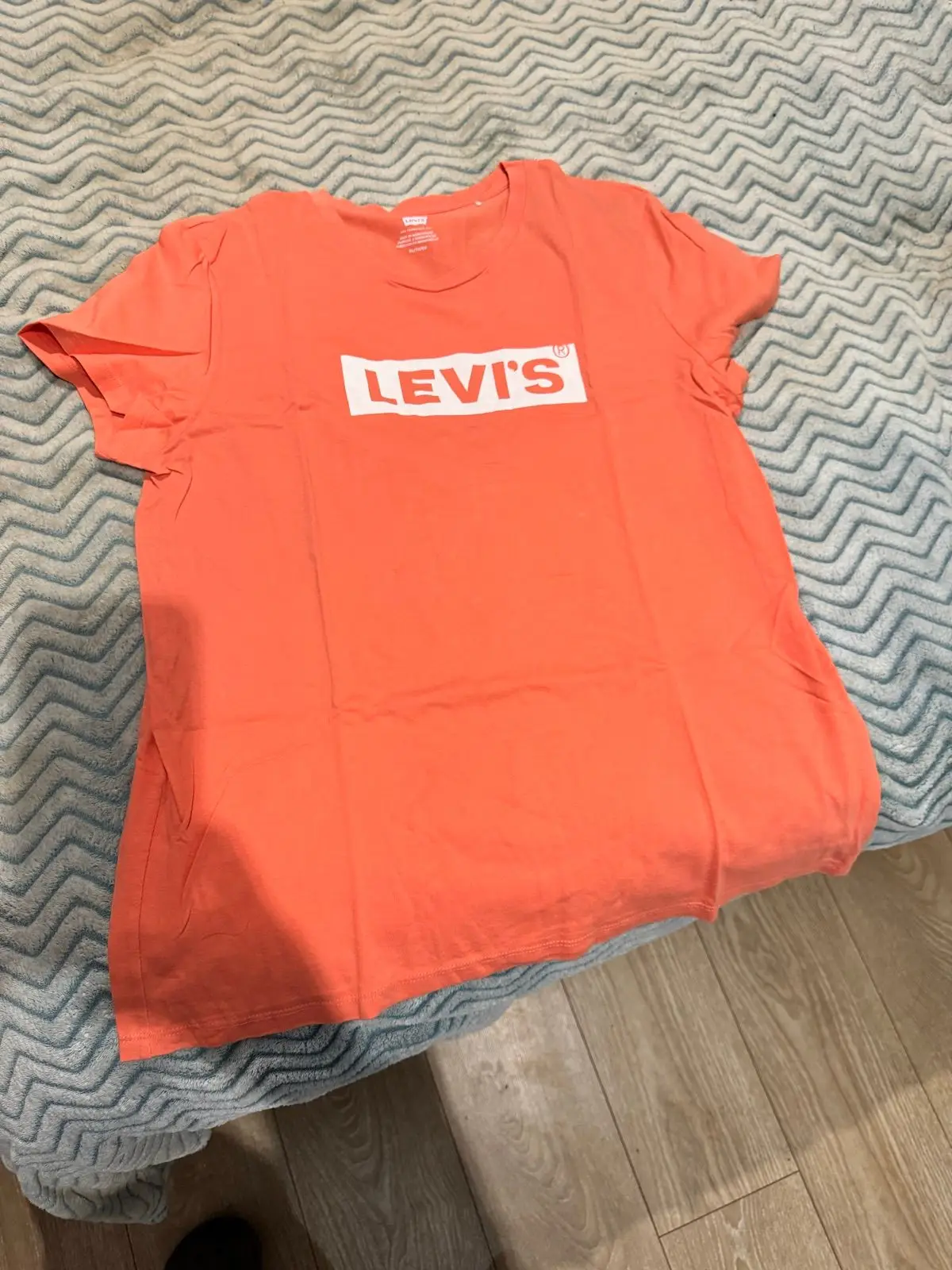 Levi's Peach Logo T-Shirt