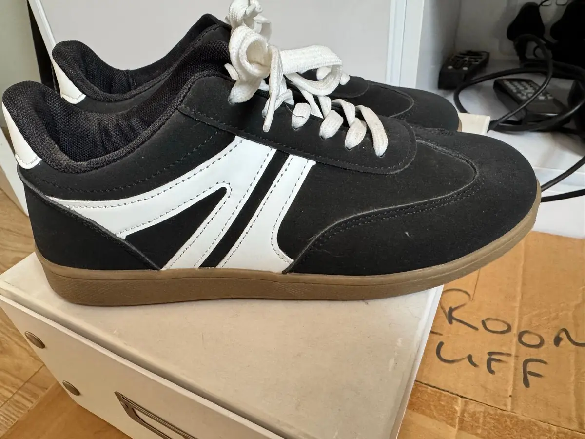 Black and White Casual Sneakers with Gum Sole Size 8