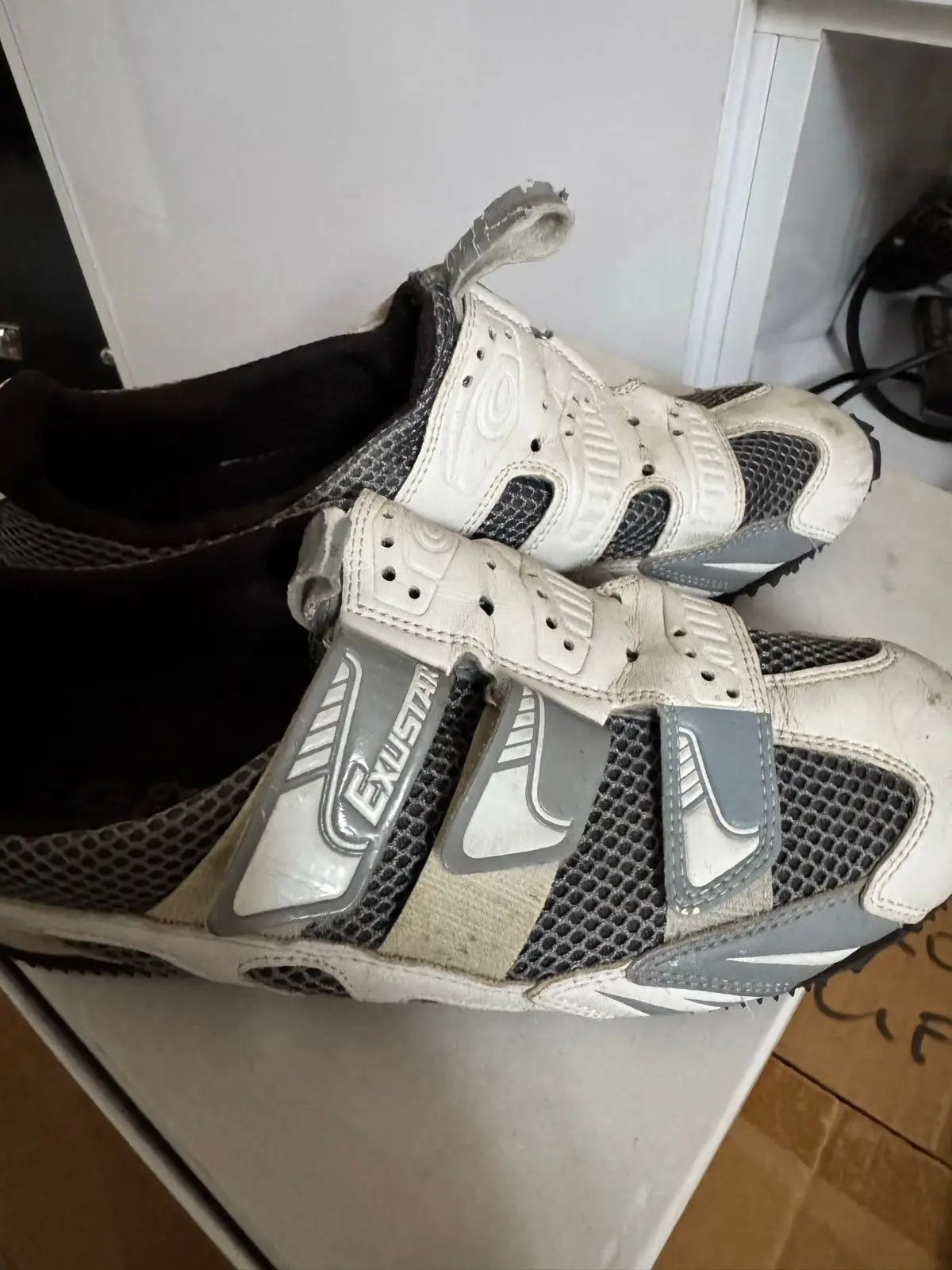 Generic White and Grey Cycling Shoes Size 7