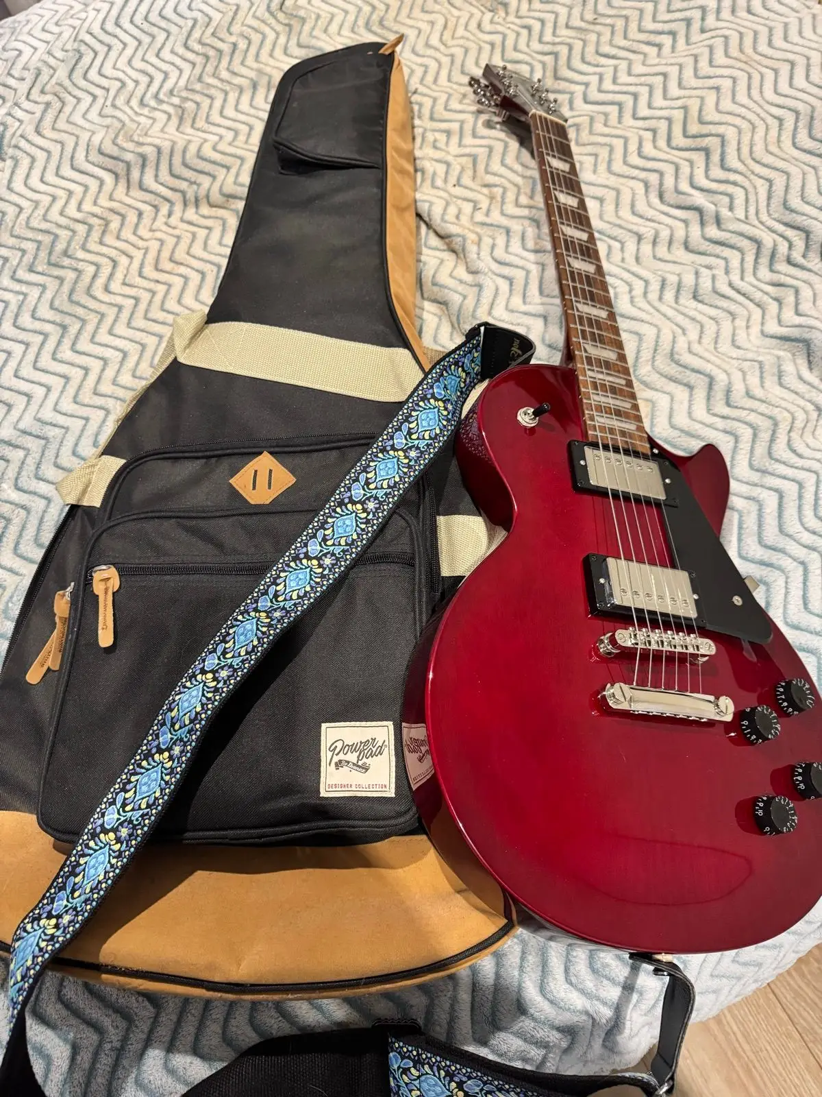 Epiphone Les Paul Studio Electric Guitar with Gig Bag and Strap