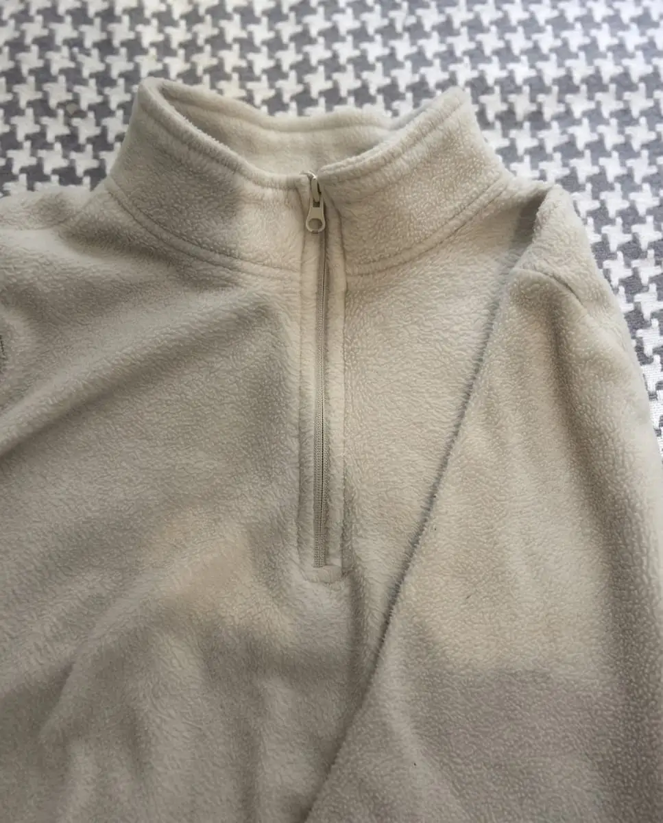 Vintage Grenadier Oat Fleece Half-Zip Pullover Sweater (Size Large)