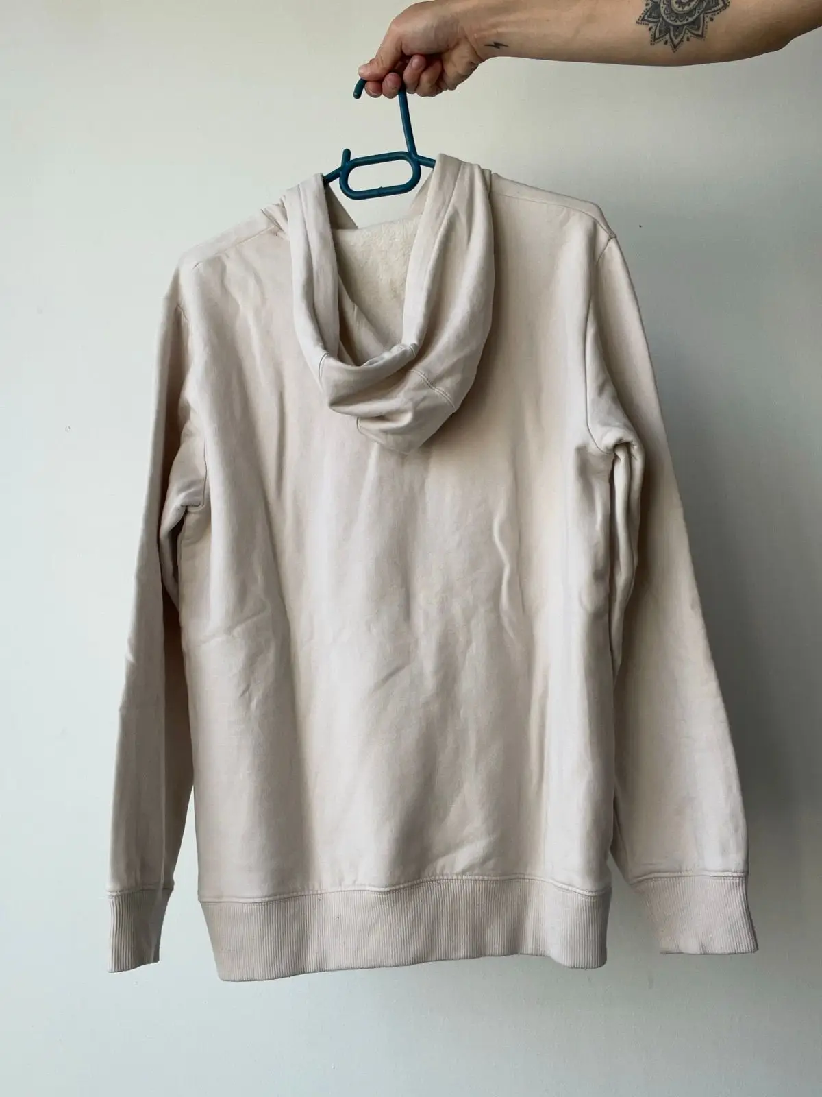 TravisMathew Cream Hoodie Size S