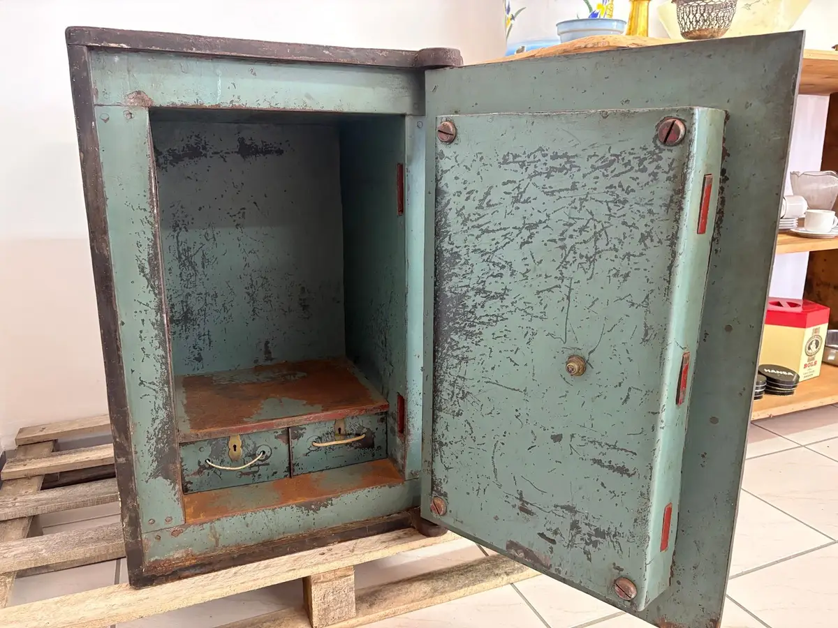 Antique W.E. Brain & Co. Birmingham Steel Safe with Keys
