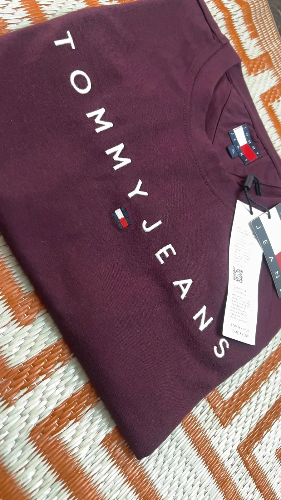 Tommy Jeans Burgundy T-Shirt XL