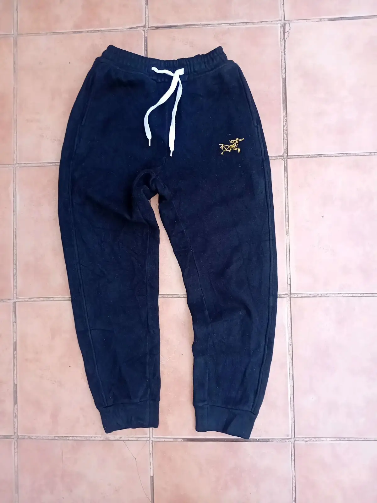 Arc'teryx Black Sweatpants with White Drawstring Size S