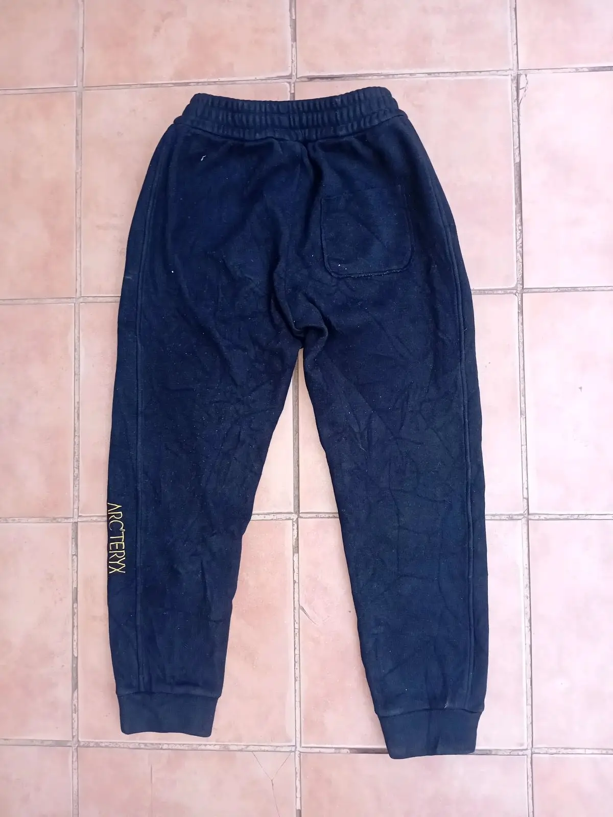 Arc'teryx Black Sweatpants with White Drawstring Size S