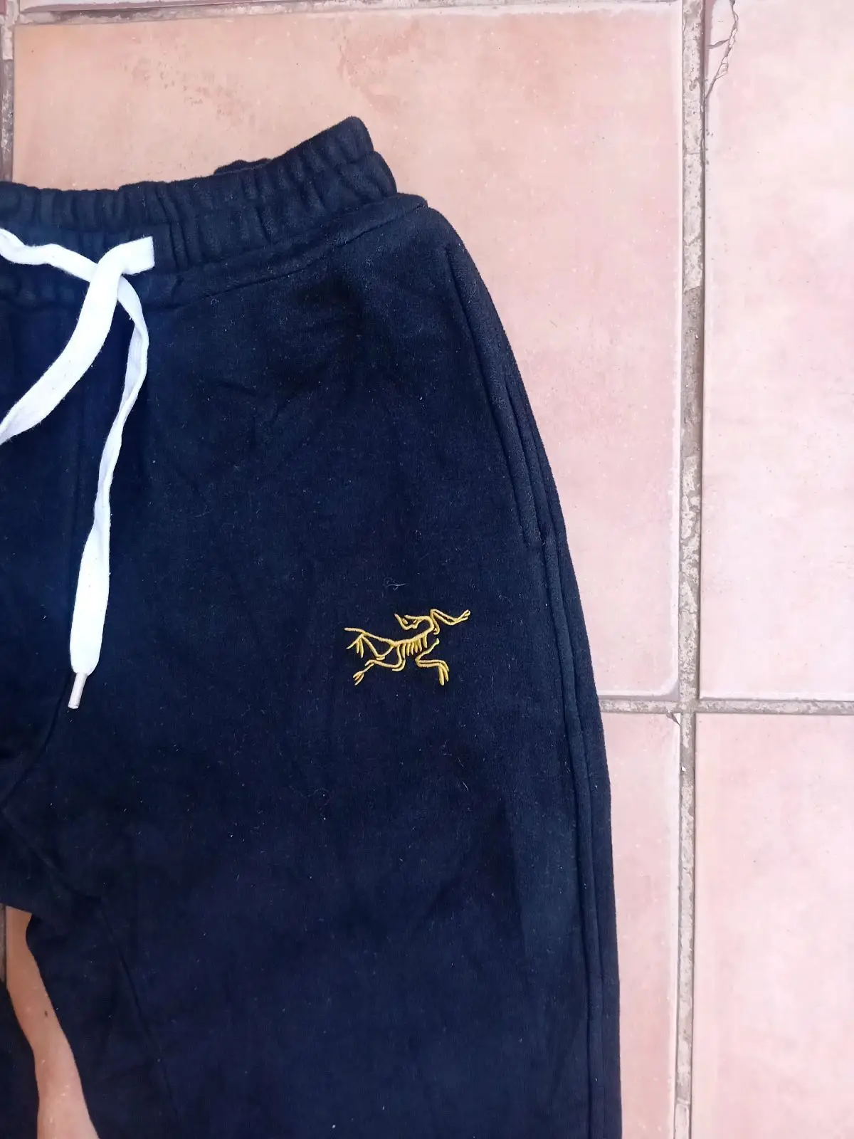 Arc'teryx Black Sweatpants with White Drawstring Size S