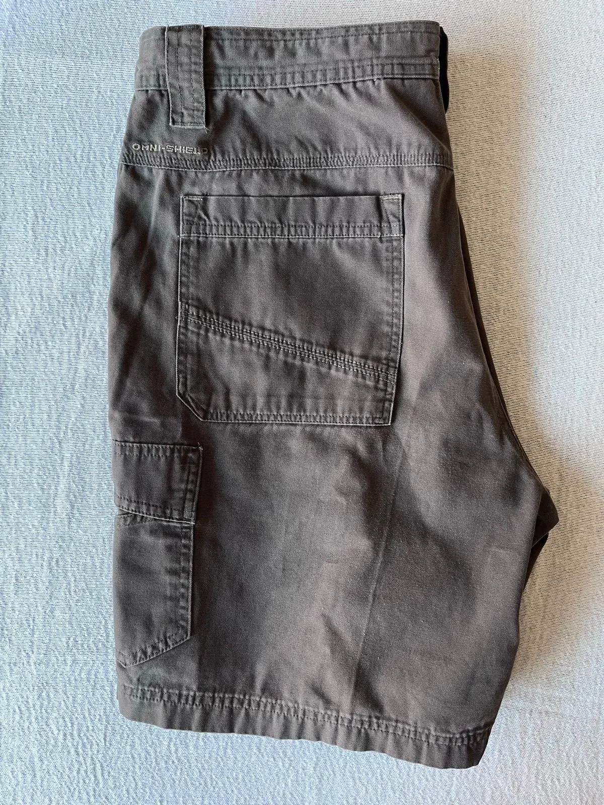 Columbia Omni-Shield Brown Utility Cargo Shorts Size 36