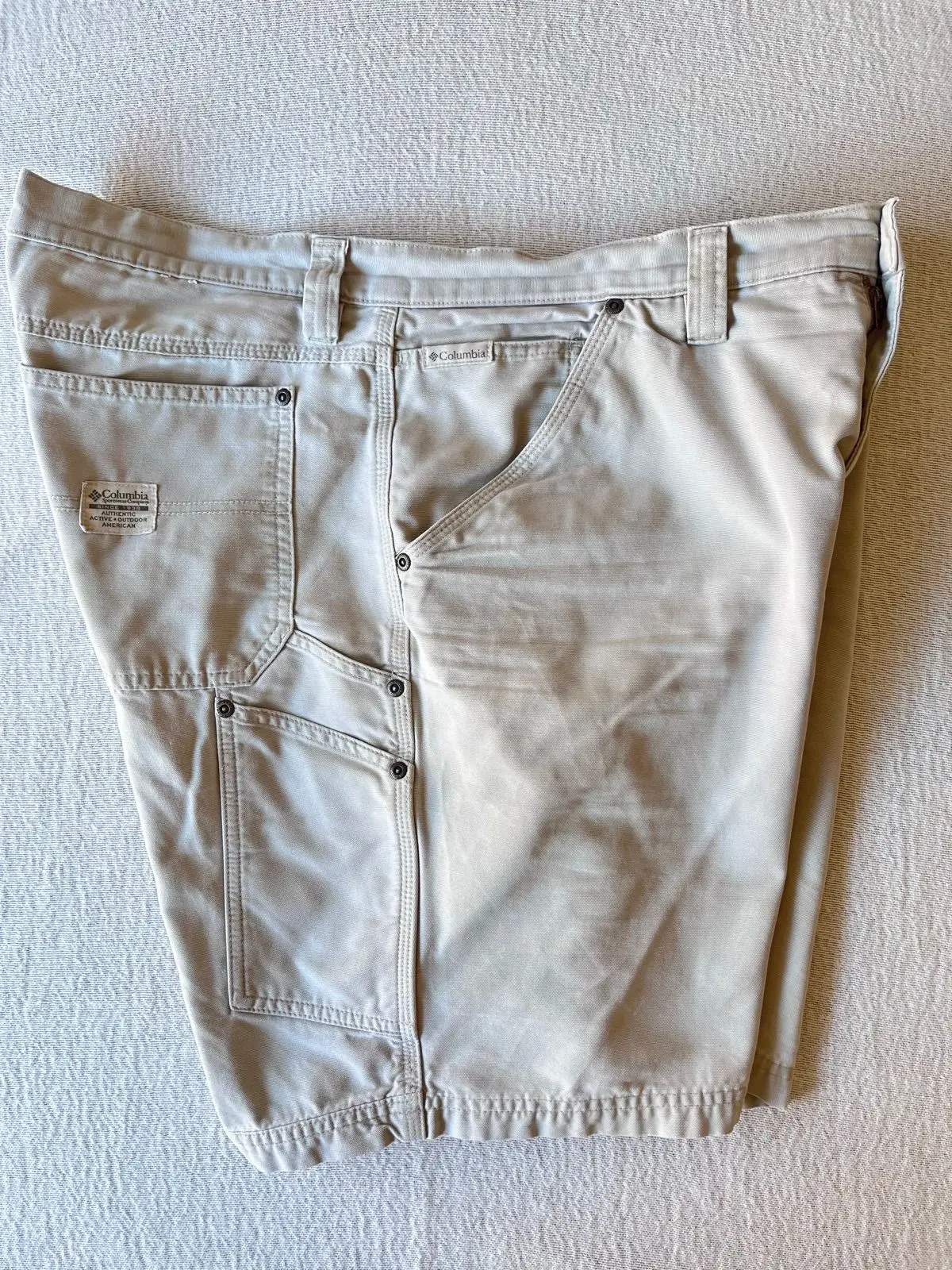 Columbia Men's Khaki Cargo Shorts Size 38