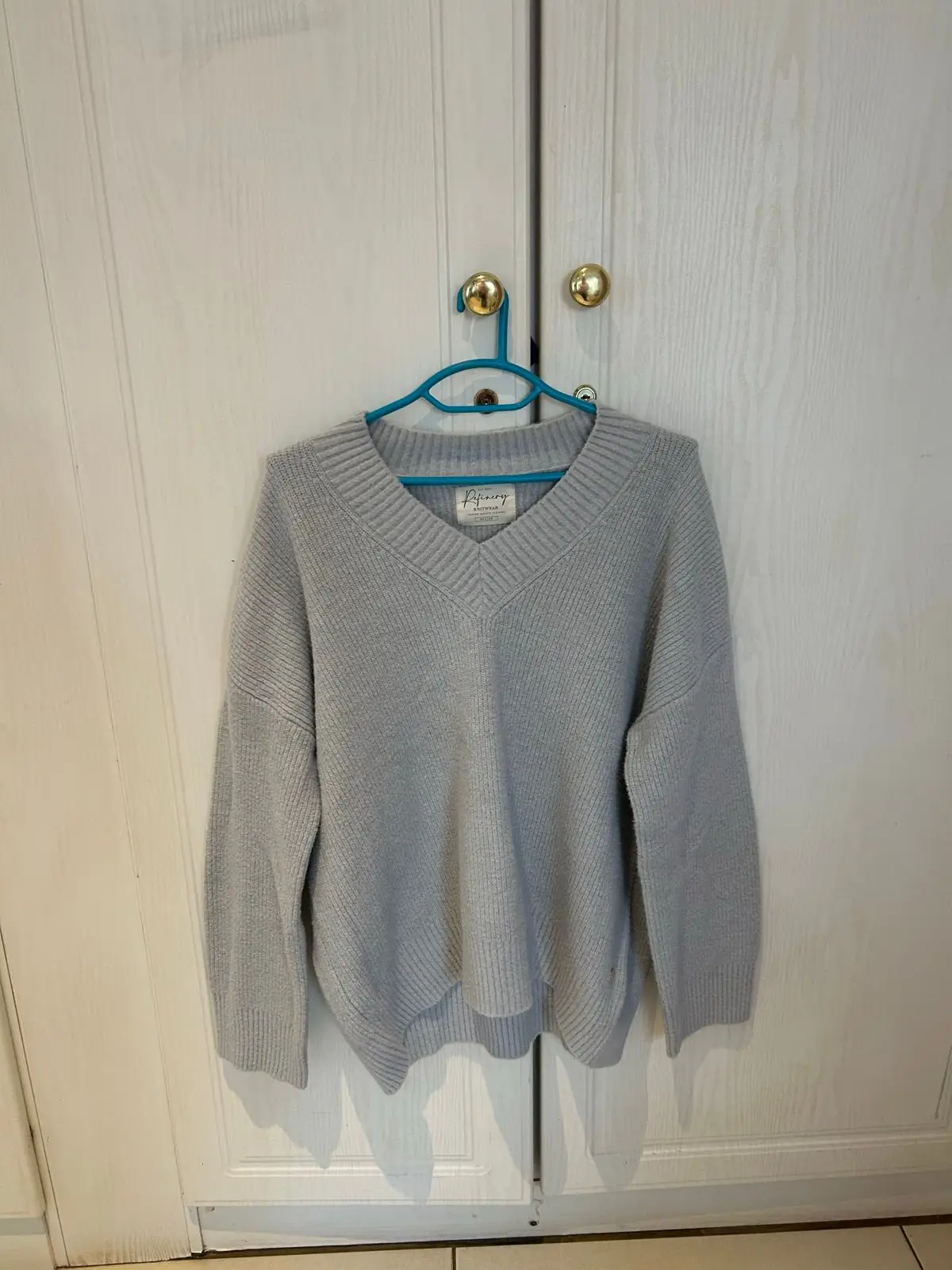 Refinery Grey V-Neck Ribbed Knit Sweater M