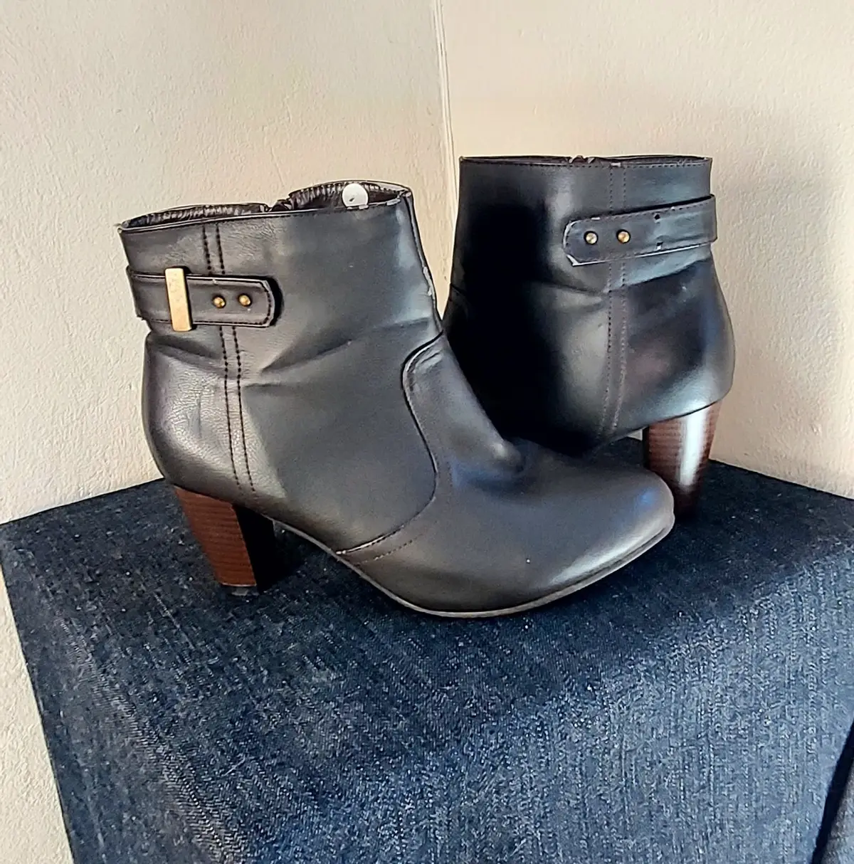 Generic Black Ankle Boots with Wooden Heel Size 7