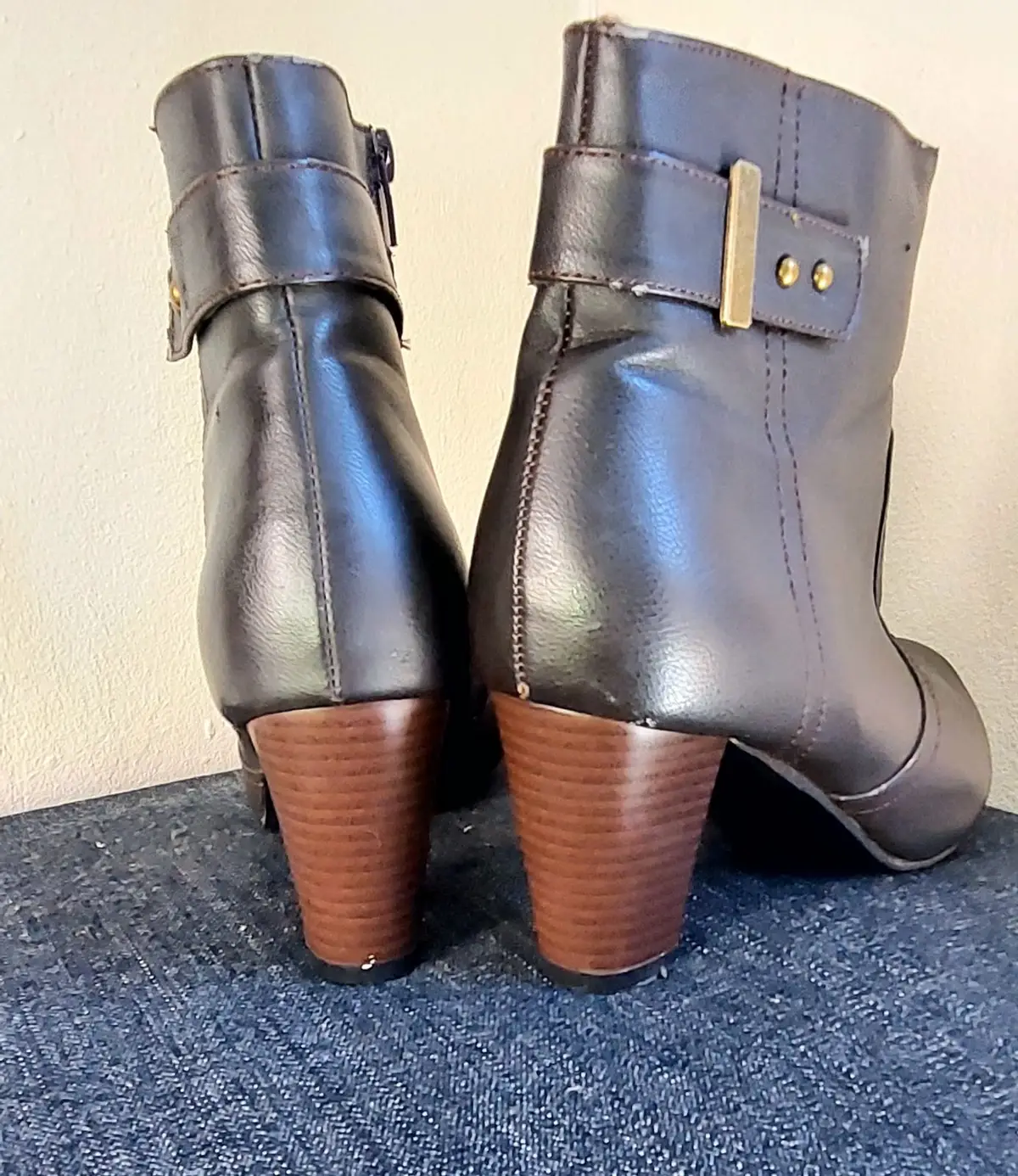 Generic Black Ankle Boots with Wooden Heel Size 7