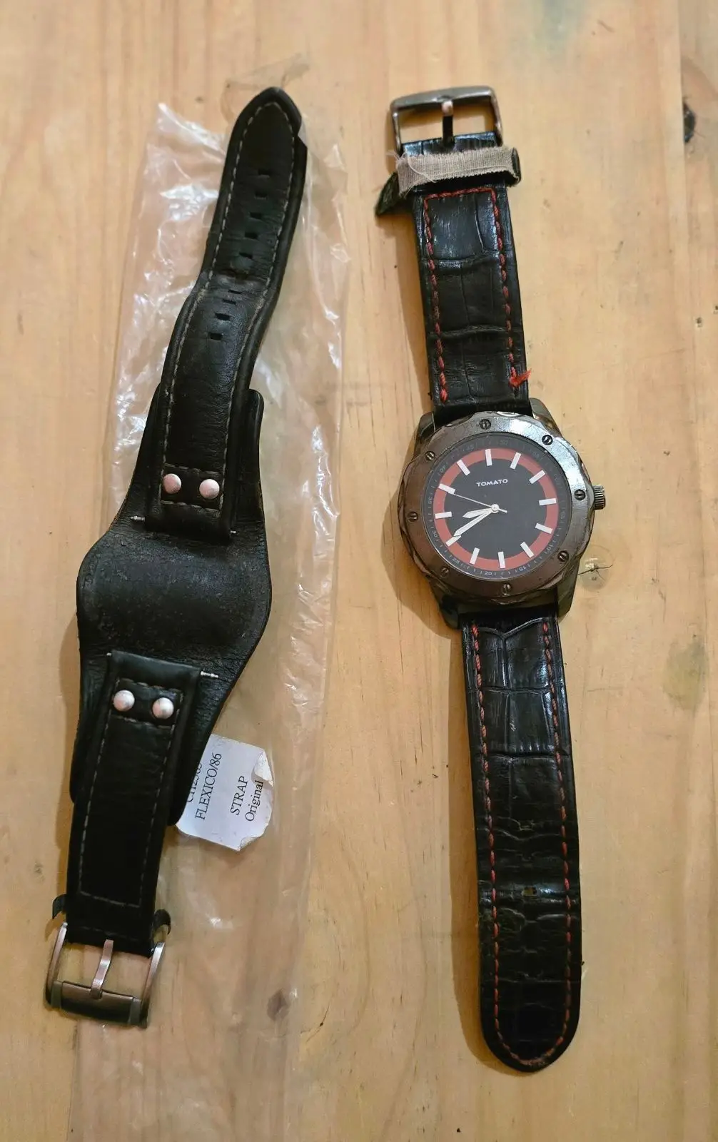 Tomato Watch with Extra Strap