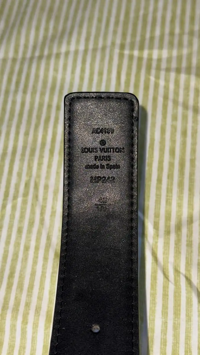 Louis Vuitton Black leather belt